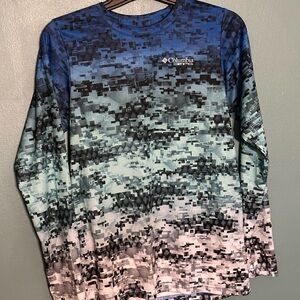 New Without Tags Columbia PFG Omni-Shade Blue + Black Digital Camo Long Sleeve